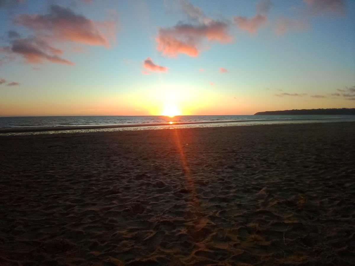 Gite Les Trefles Proche De La Plage En Baie Du Mont St Michel Carolles Esterno foto